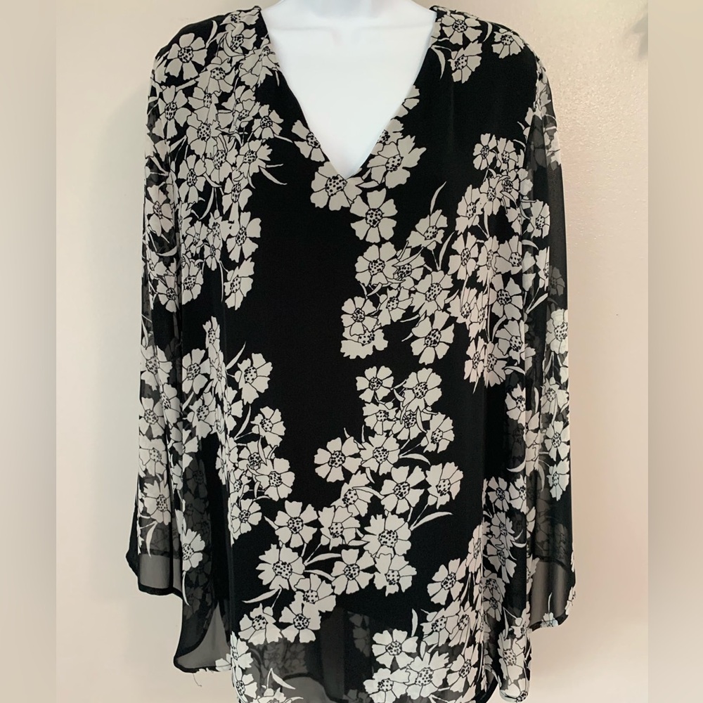 Vince Camuto Black and Cream Floral V-Neck Blouse